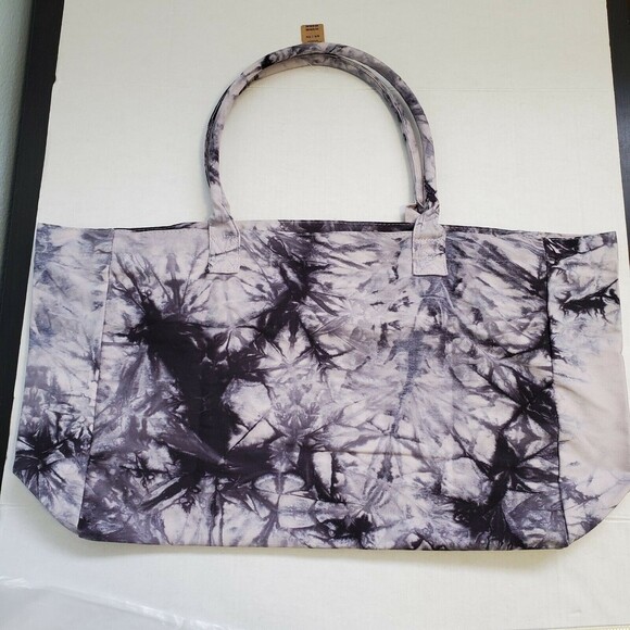 Victoria's Secret Tote Tie Dyed Tote Weekender 2021 New Original Packaging NWT - Picture 6 of 12